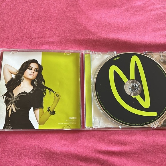 Demi Levato Here we Go Again - Picture 2 of 4